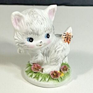 Vtg White grey Kitty Cat Flowers Butterfly Ceramic Figurine Napco  3"